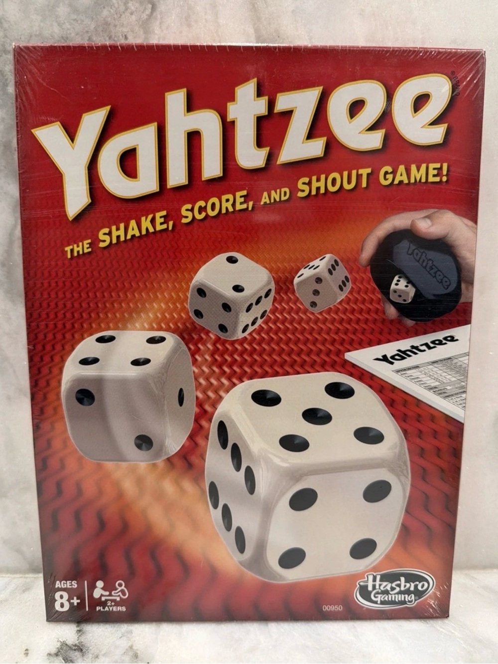 Yahtzee Classic The Shake, Score & Shout Dice Game Hasbro NEW